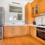 Noa - Lueleci Hendek 54 Istanbul